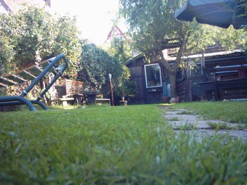 Garten neben der Scheune für Frühstüch, Voliere und Junghühner